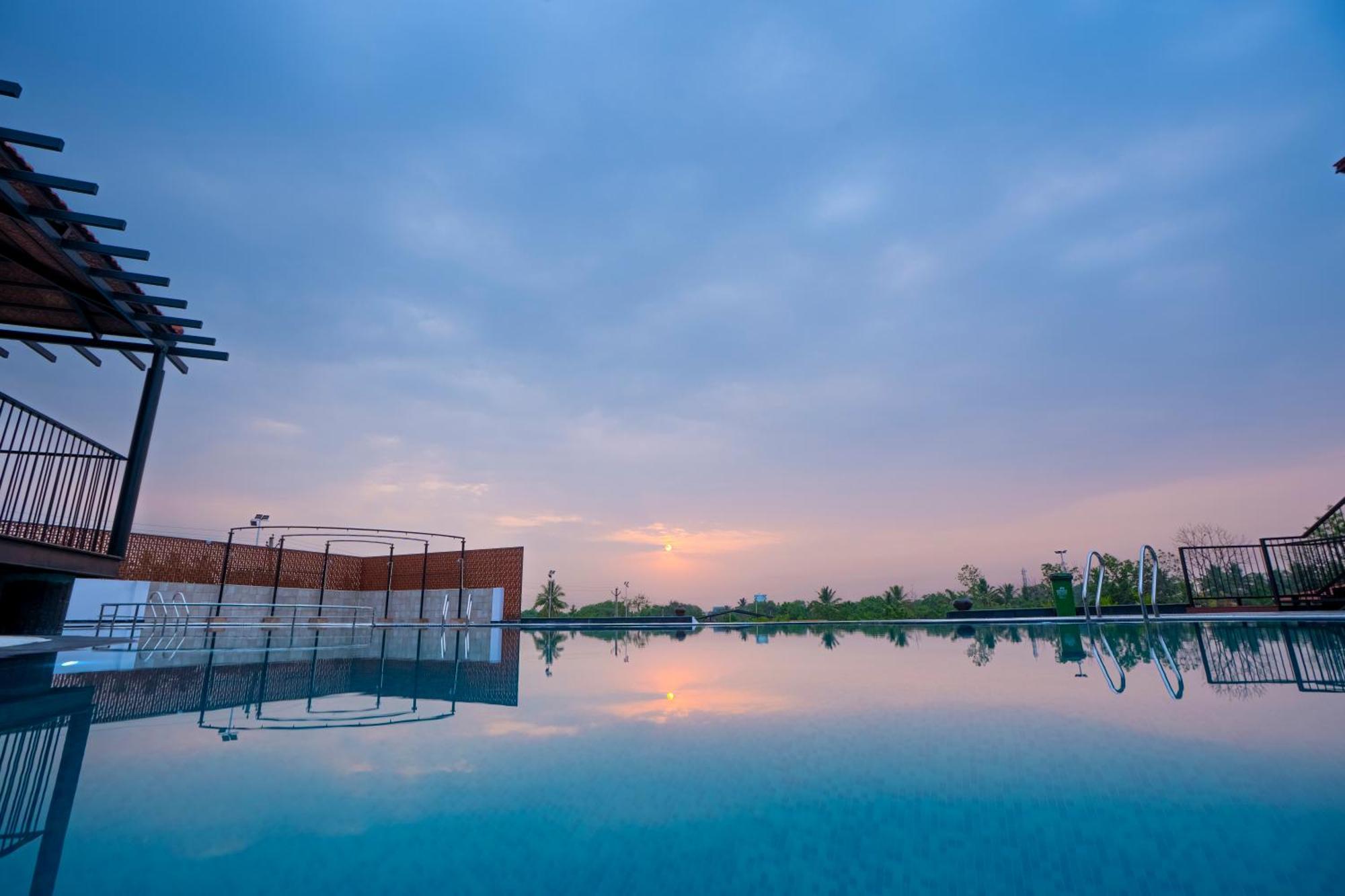 Serene Resort Hyderabad Shamshabad Eksteriør bilde