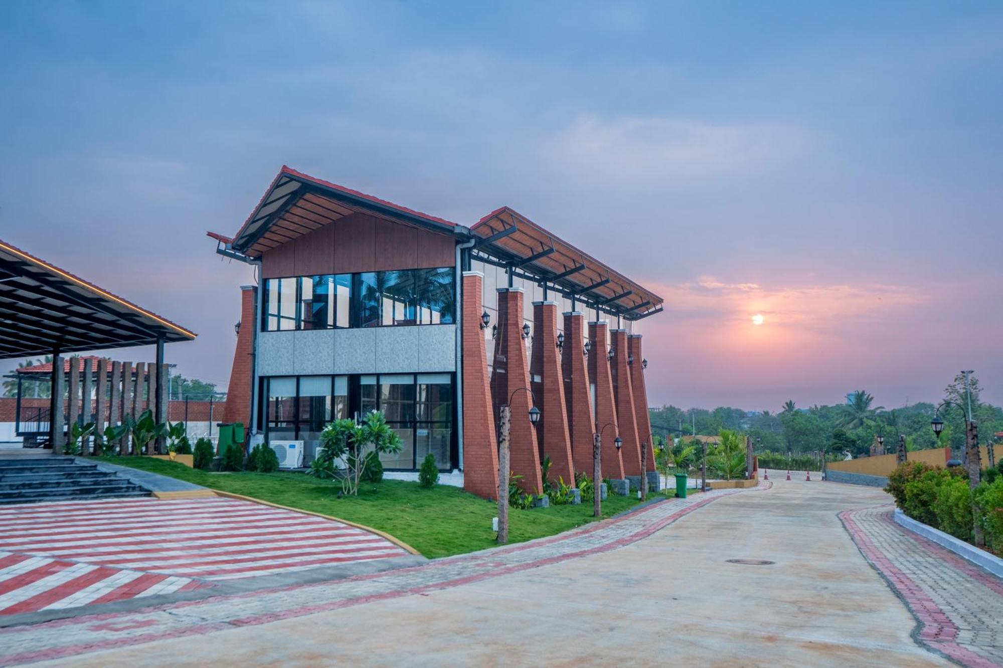 Serene Resort Hyderabad Shamshabad Eksteriør bilde